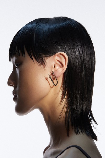 Alphabet Earring - © D'heygere