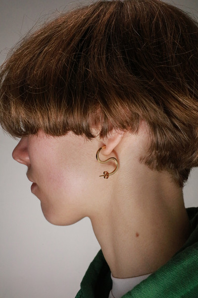 Alphabet Earring - © D'heygere