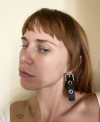 Belt Earrings - © D'heygere