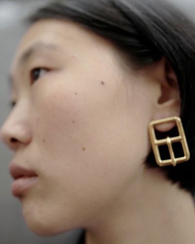 Buckle Earring - © D'heygere
