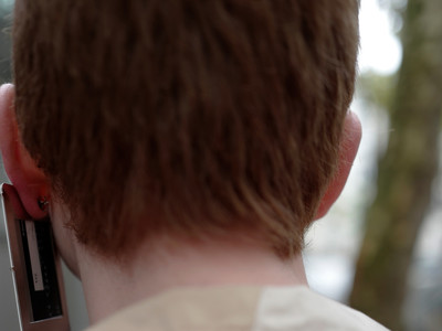 Card Holder Earrings - © D'heygere