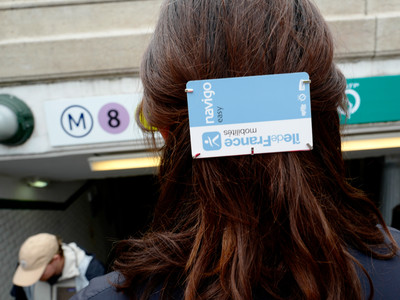 Card Holder Hair Clip - © D'heygere