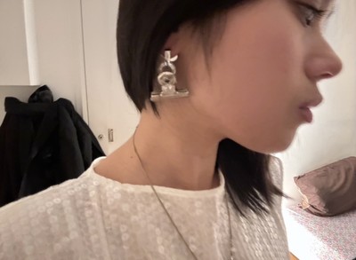 Clip Earring - © D'heygere