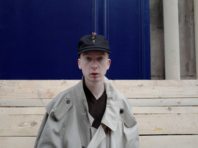 Flower Holder Cap - © D'heygere