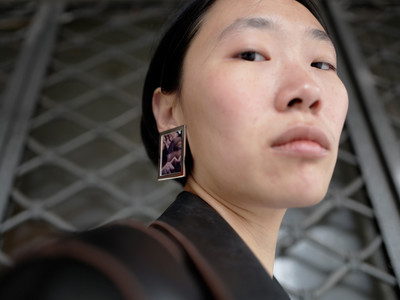 Frame Earring - © D'heygere