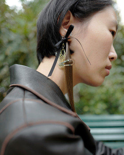 Hairdo Ear Cuff - © D'heygere