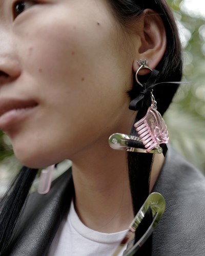Hairdo Earrings - © D'heygere