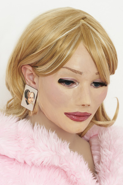 Heart Frame Earring - © D'heygere