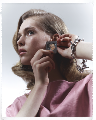Heart Frame Earring - © D'heygere
