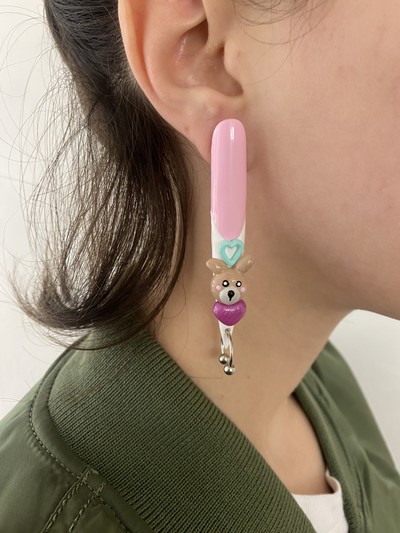 Kawaii Stiletto Nail Earrings - © D'heygere