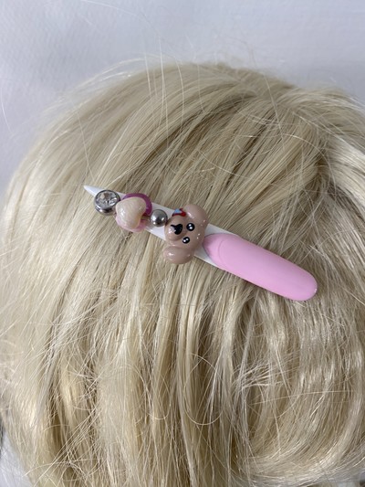 Kawaii Stiletto Nail Hair Clips - © D'heygere