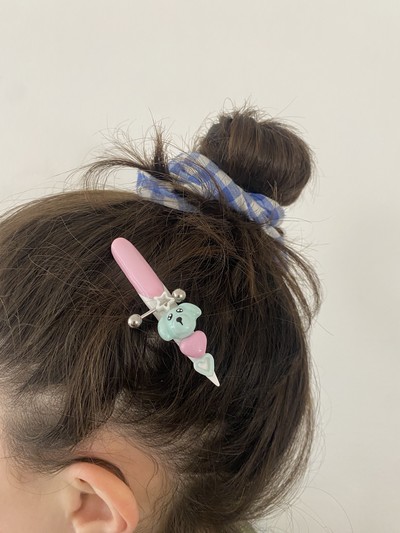 Kawaii Stiletto Nail Hair Clips - © D'heygere