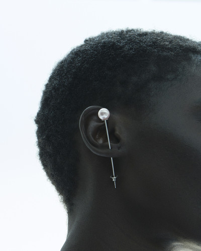 Pearl Pin - © D'heygere
