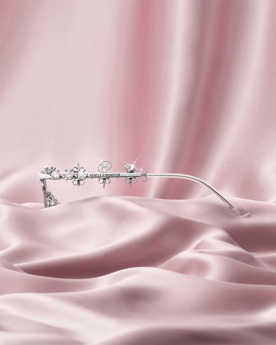 Pierced - © D'heygere