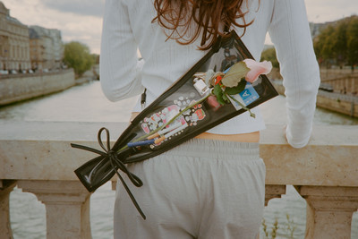 Rose Sleeve Clutch - © D'heygere