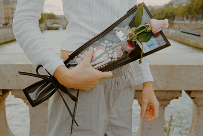 Rose Sleeve Clutch - © D'heygere