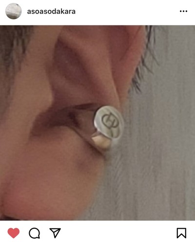 Signet Ear Cuff - © D'heygere