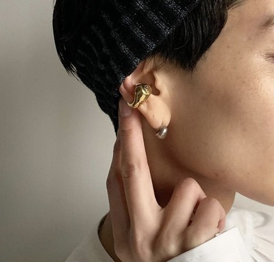 Signet Ear Cuff - © D'heygere