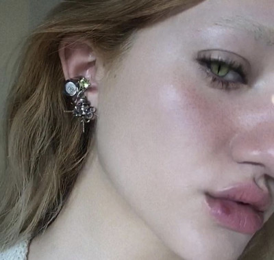 Solitaire Ear Cuff - © D'heygere