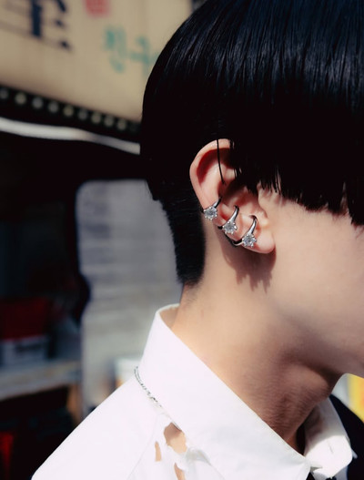 Solitaire Ear Wrap - © D'heygere