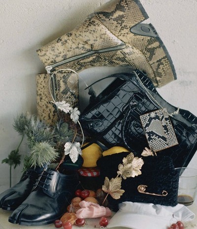 Vice Versa Card Holder - © D'heygere