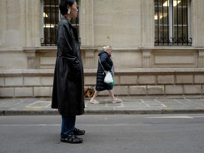 Vintage Lighter Earrings - © D'heygere