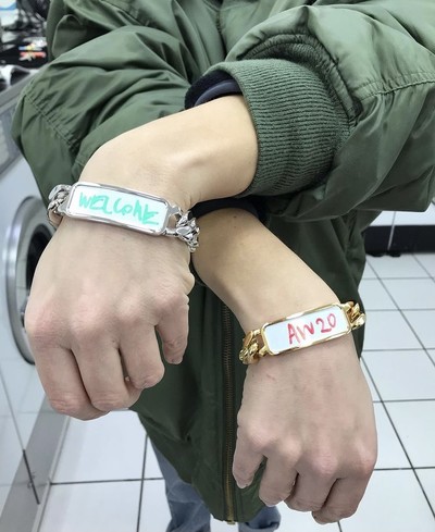 White Board Bracelet - © D'heygere