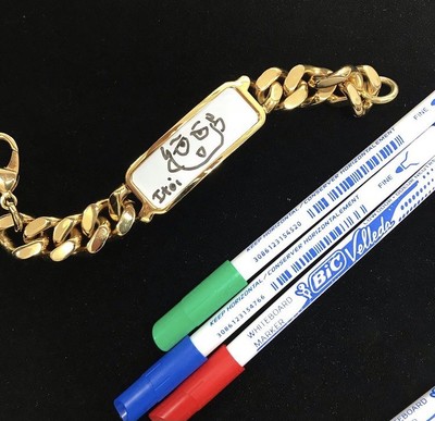 White Board Bracelet - © D'heygere