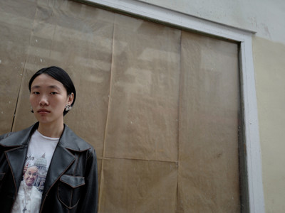 XL Push Back Earrings - © D'heygere