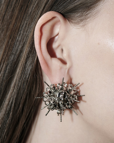 XL Stud Earrings - © D'heygere